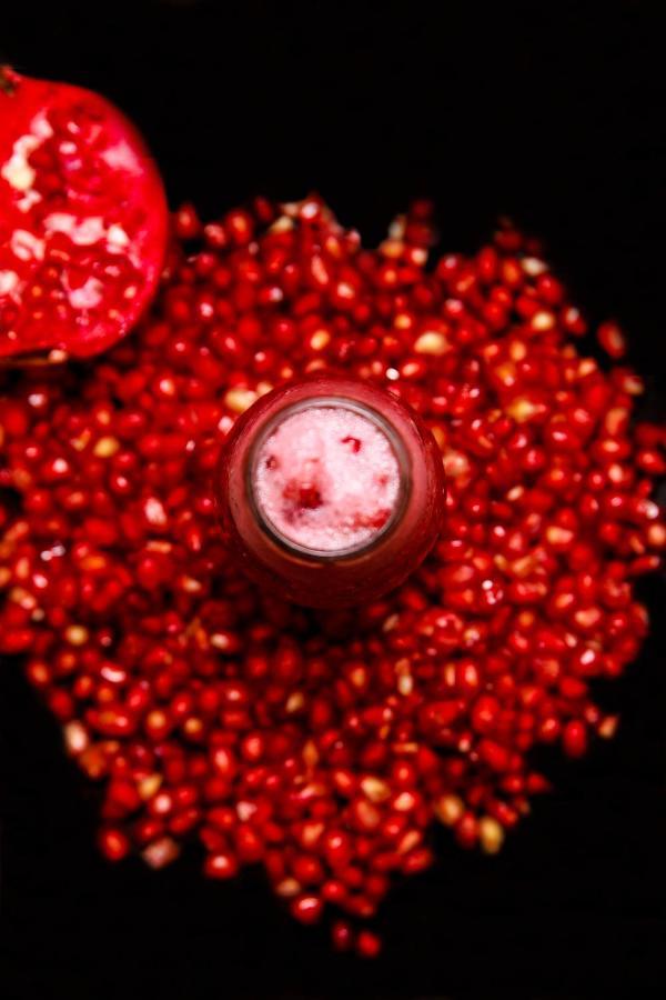 Ambiance Boutique Art Hotel 拉合尔 外观 照片 A bottle of cranberry juice