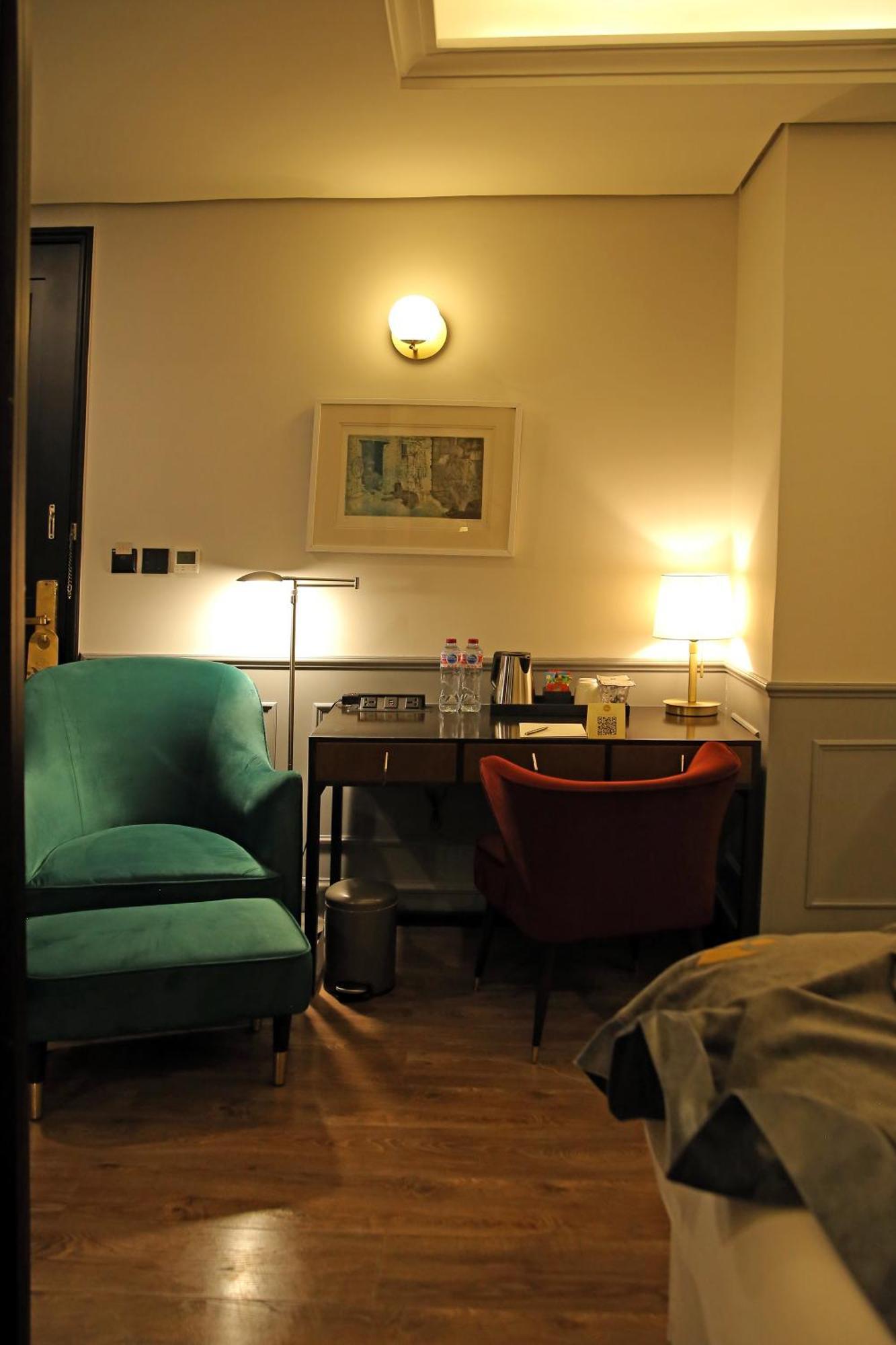 Ambiance Boutique Art Hotel 拉合尔 客房 照片 A room at the hotel